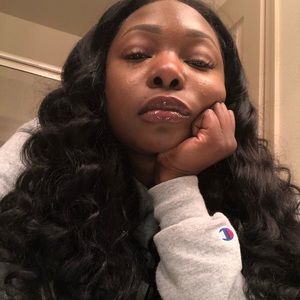 Meet your Posher, Amara